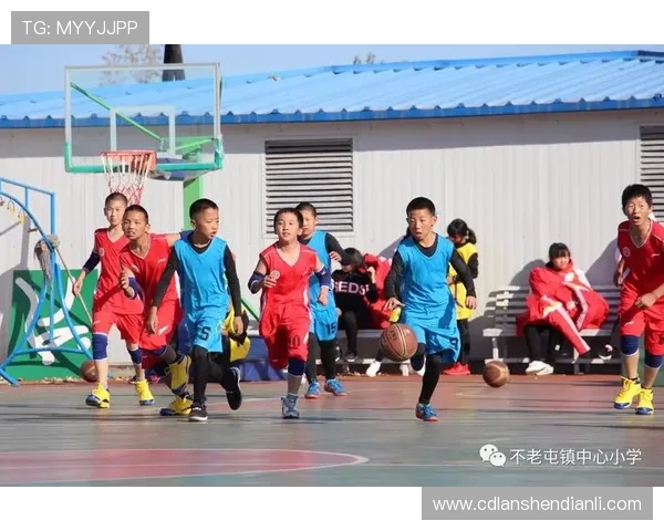 山西男篮啦啦队精彩舞蹈首秀 展现运动激情与活力的完美结合 山西男篮啦啦队精彩舞蹈首秀 展现运动激情与活力的完美结合