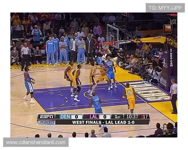 佩里半场11投4中罚球全中12分6篮板1助攻1抢断引领球队上半场强势发挥 佩里半场11投4中罚球全中12分6篮板1助攻1抢断引领球队上半场强势发挥